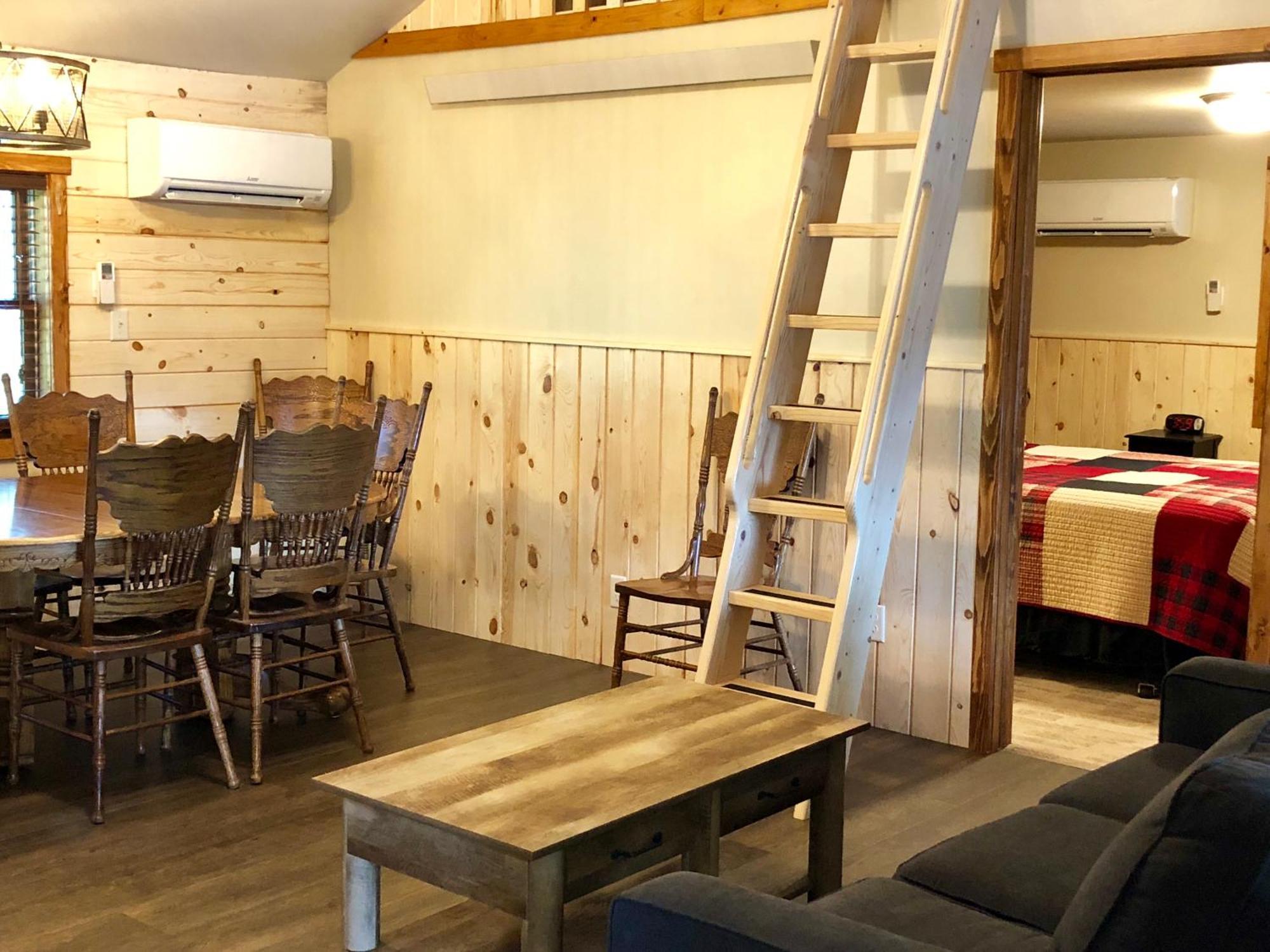 Rockerville Lodge&Cabins Keystone Rum bild
