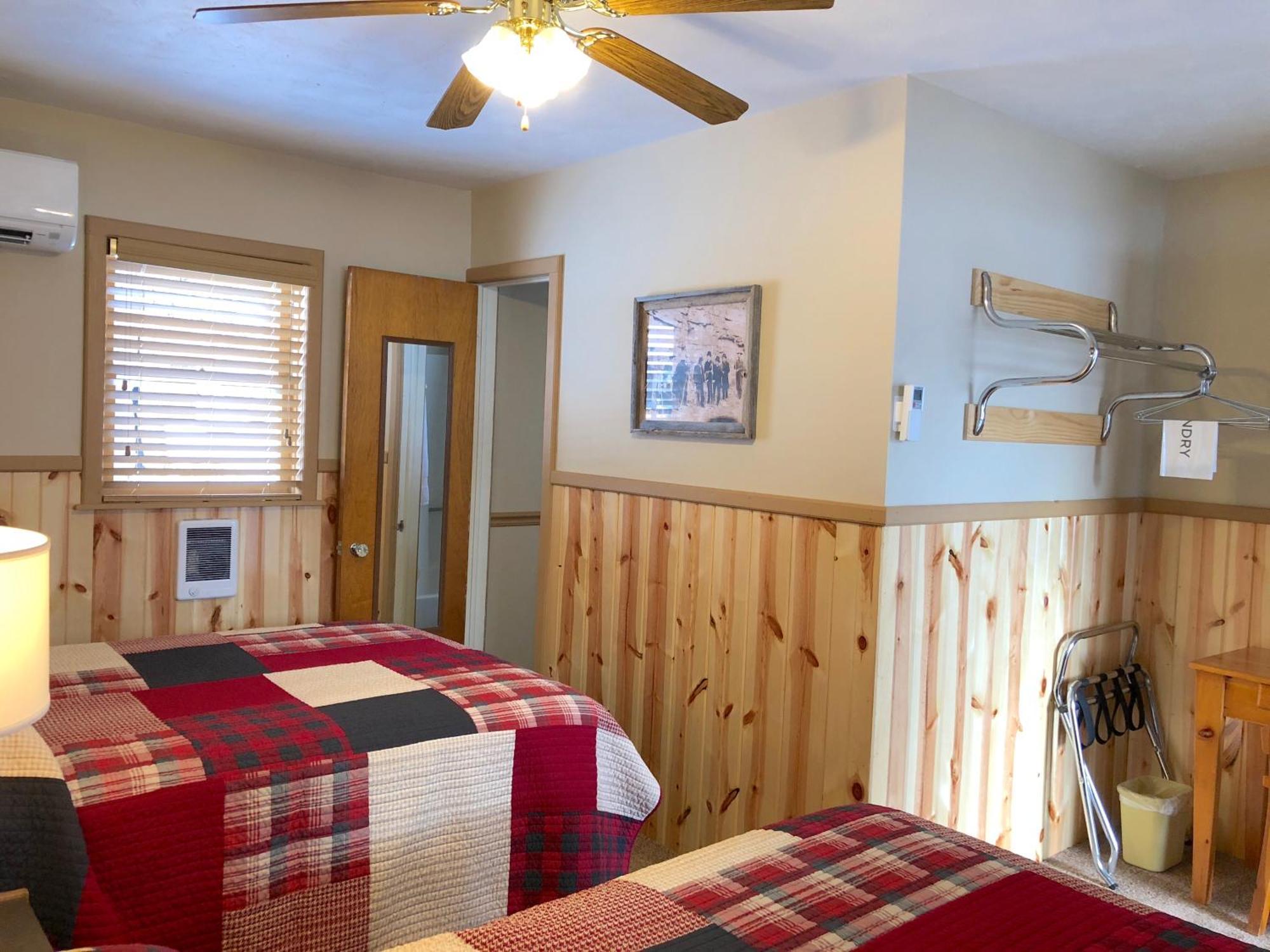 Rockerville Lodge&Cabins Keystone Rum bild